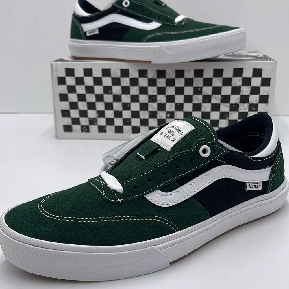 Vans Men's Green and Black Sneakers Gilbert Crocke
Dark Green/White
VN0A5JIFDGY - Picture 15 of 16